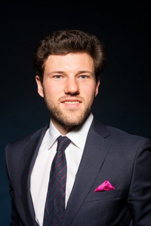 Louis-LinkedIn_small_2_cropped Louis-LinkedIn_small_2_cropped